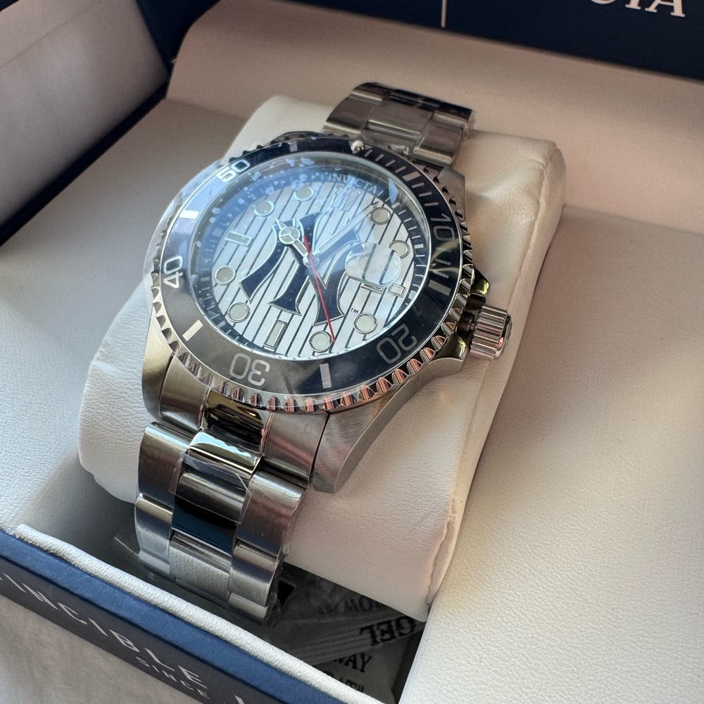 Invicta X MLB New York Yankees Mens Pro Diver Watch 43mm Silver (49856)